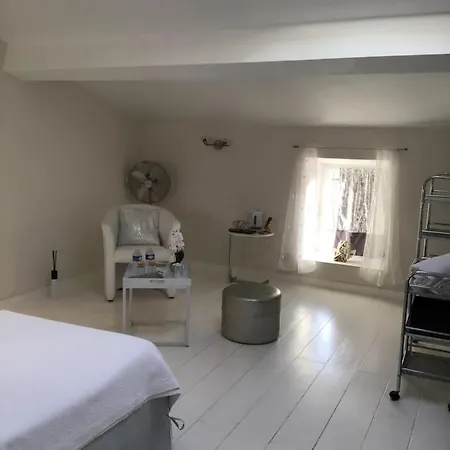 B&B Aux Anges Gardiens 카르카손