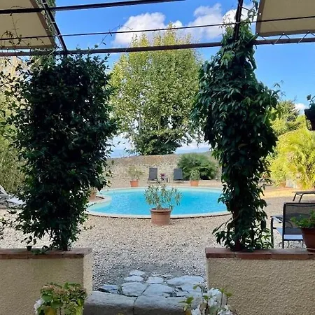 Aux Anges Gardiens לינה וארוחת בוקר קרקסון