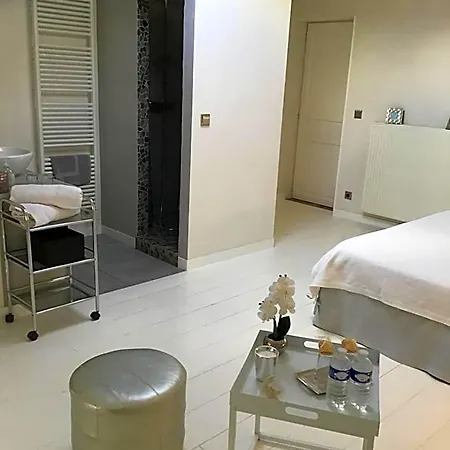 Bed & Breakfast Aux Anges Gardiens 4*