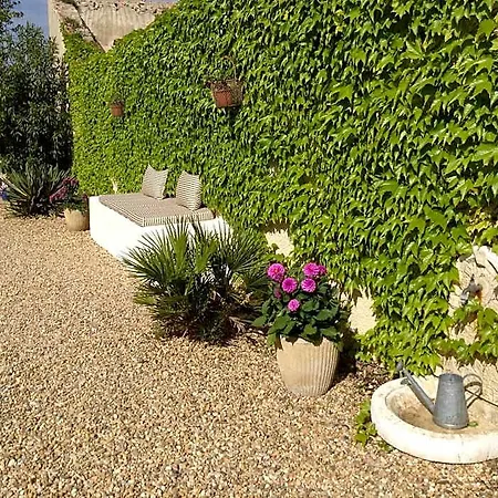 Aux Anges Gardiens B&B 4*