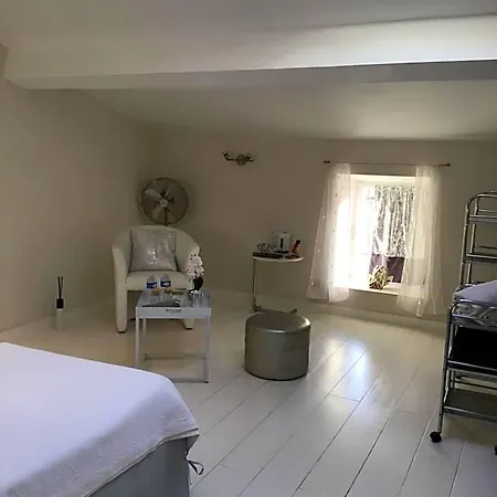 Bed & Breakfast Aux Anges Gardiens 4*