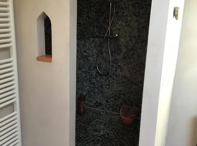 Aux Anges Gardiens Bed & Breakfast 4*