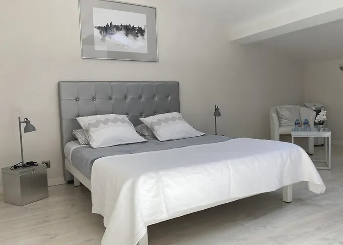 Bed & Breakfast Aux Anges Gardiens 4*