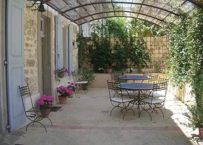 לינה וארוחת בוקר Aux Anges Gardiens