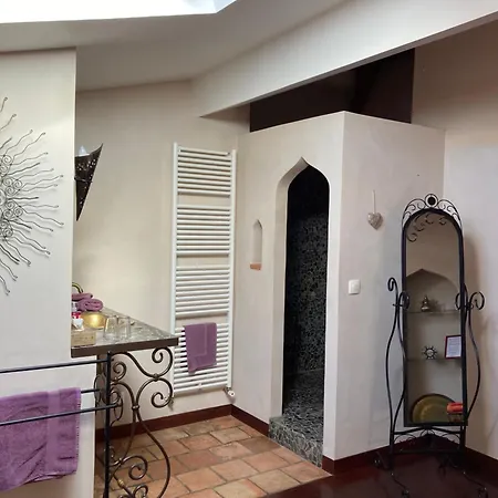 فندق مبيت وإفطار Aux Anges Gardiens